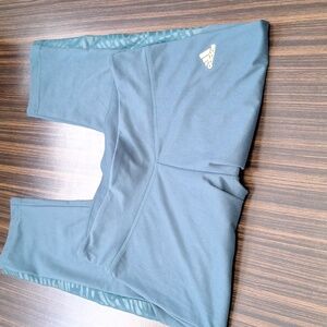 Adidas Capri leggings sz med n/w/t